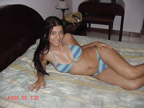 25P Desi girls in swimsuits no3