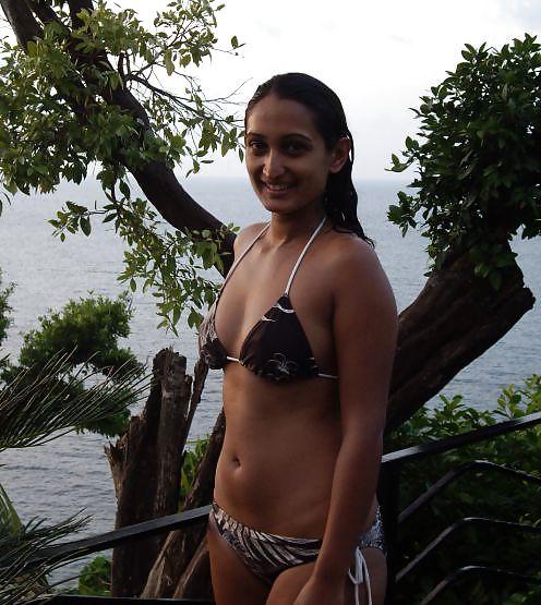 25P Desi girls in swimsuits no3