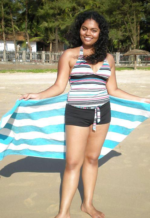 25P Desi girls in swimsuits no3
