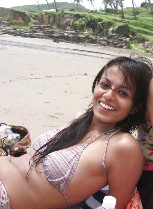 25P Desi girls in swimsuits no3