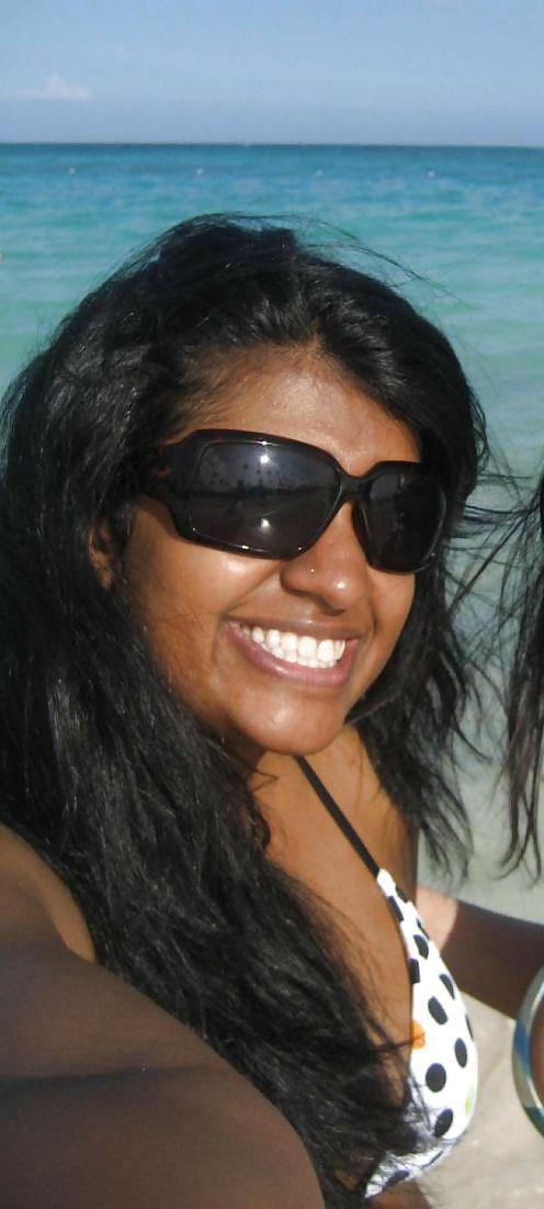 25P Desi girls in swimsuits no3