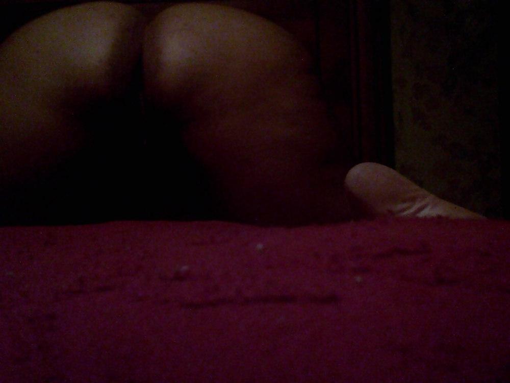 8P I LOVE TO SHOW MY SEXY SEASONED ASS TO MY MANY ADMIRERS