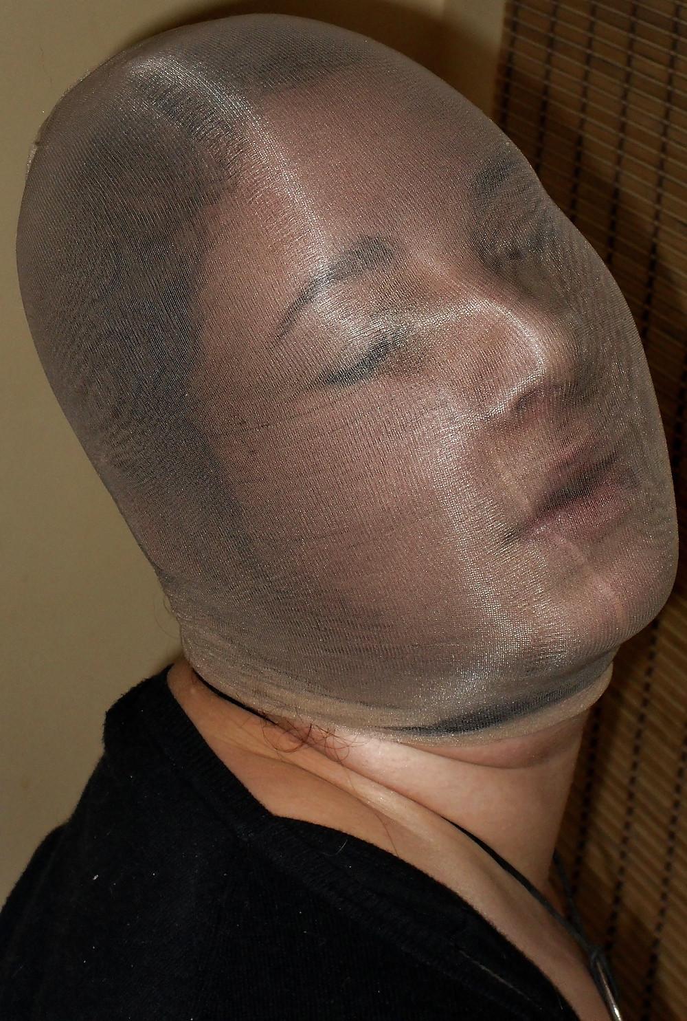 25P Pantyhose slave whore 