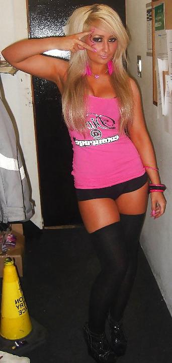 25P Sluts in little hotpants! 3