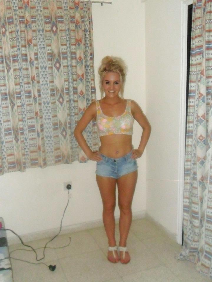25P Sluts in little hotpants! 3
