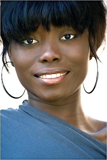 13P Vanessa - French ebony beauty