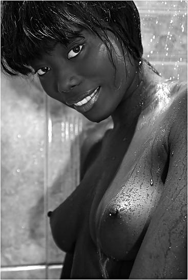 13P Vanessa - French ebony beauty
