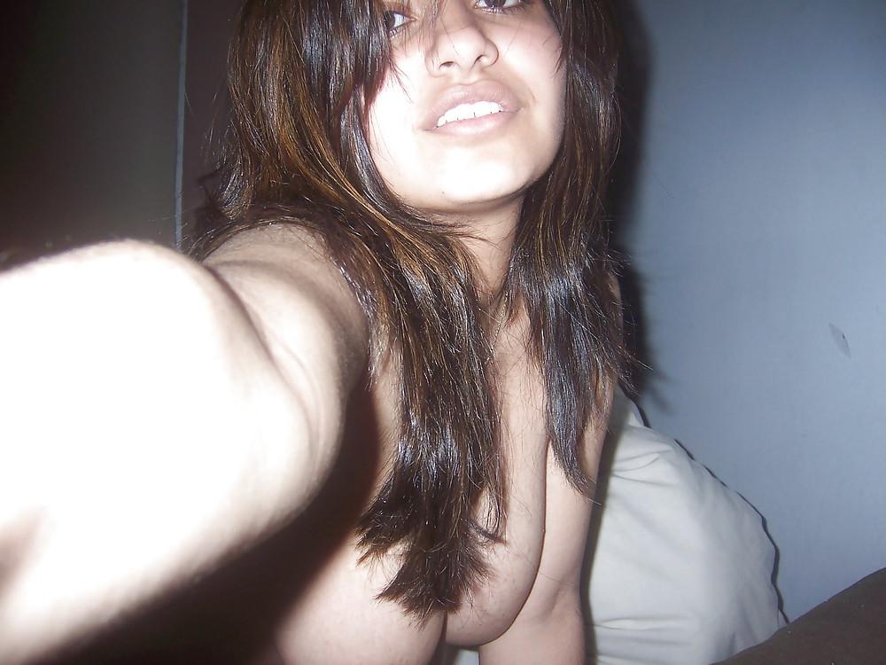 12P Selfshot pakistani gal from london