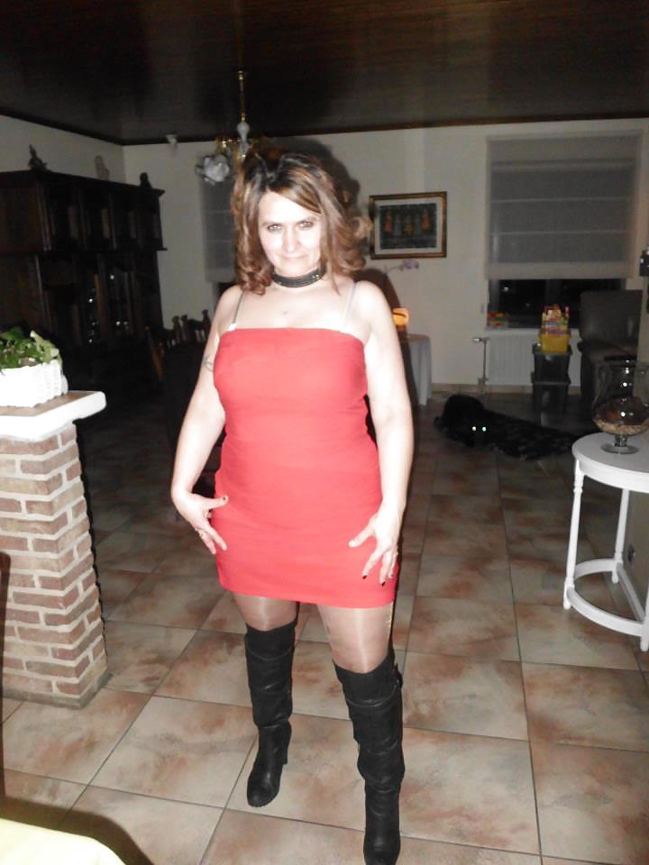 25P Horny dutch mom Bianca from Facebook. dirty comments please