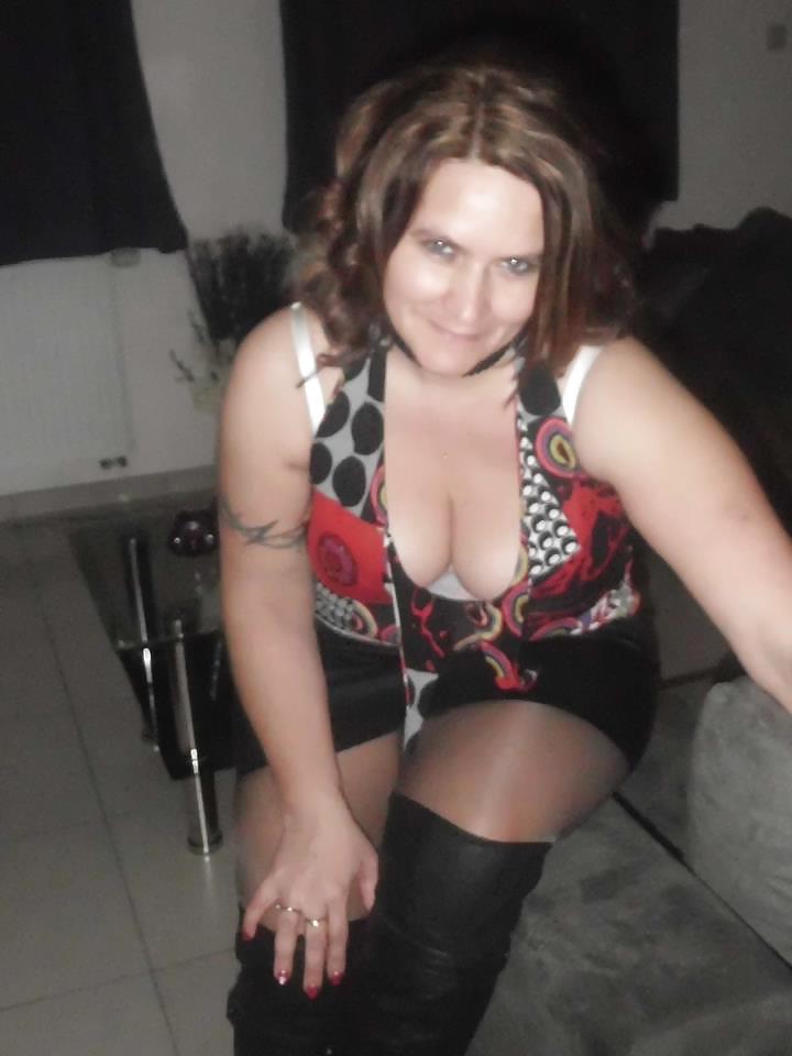 25P Horny dutch mom Bianca from Facebook. dirty comments please