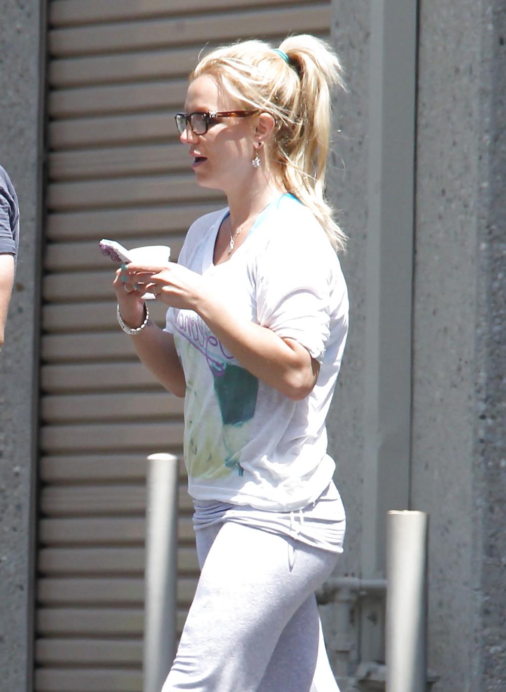 7P Britney Spears - Has A Serious Badonkadonk