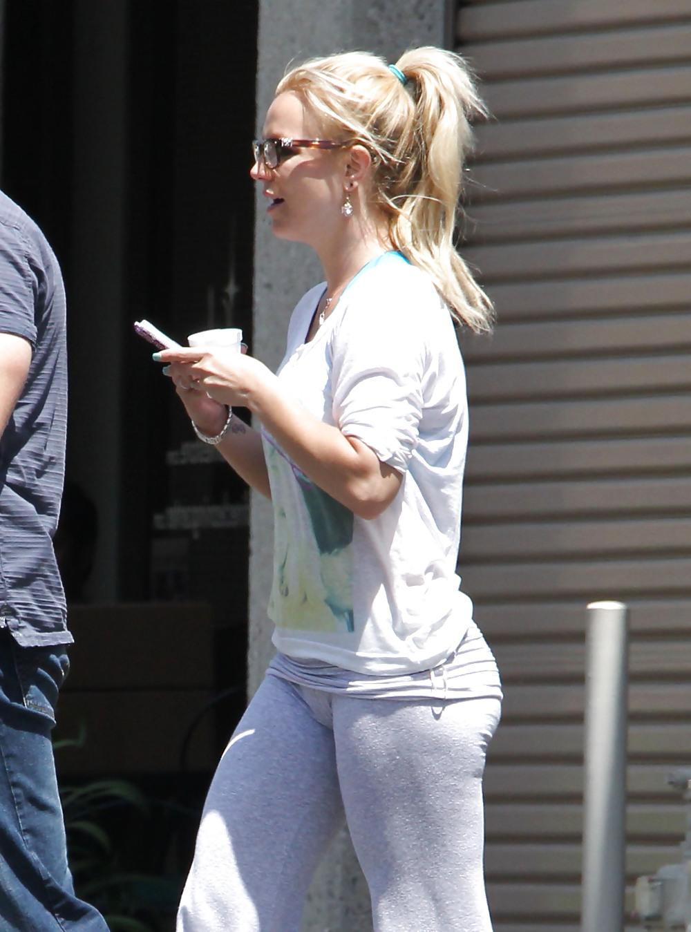 7P Britney Spears - Has A Serious Badonkadonk
