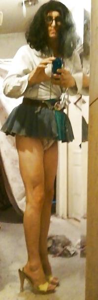 5P Langbeinige Cross-Dressing-Schlampe