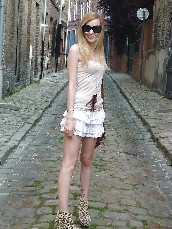 20P French bloggers Mode with sexy legs 3