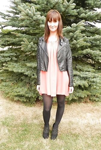 20P French bloggers Mode with sexy legs 3