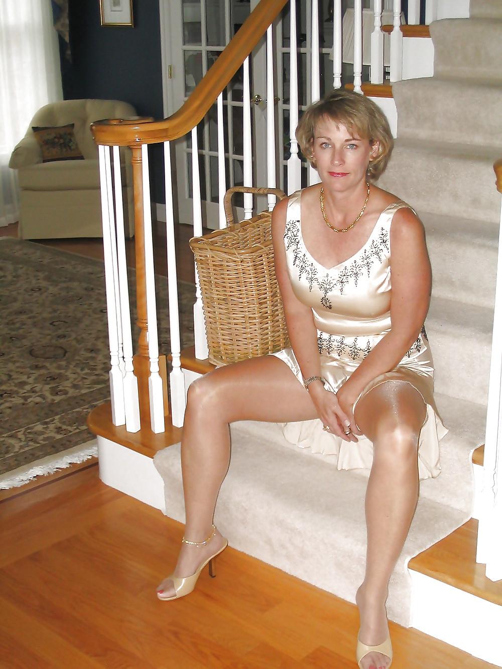 25P Sexy In Pantyhose