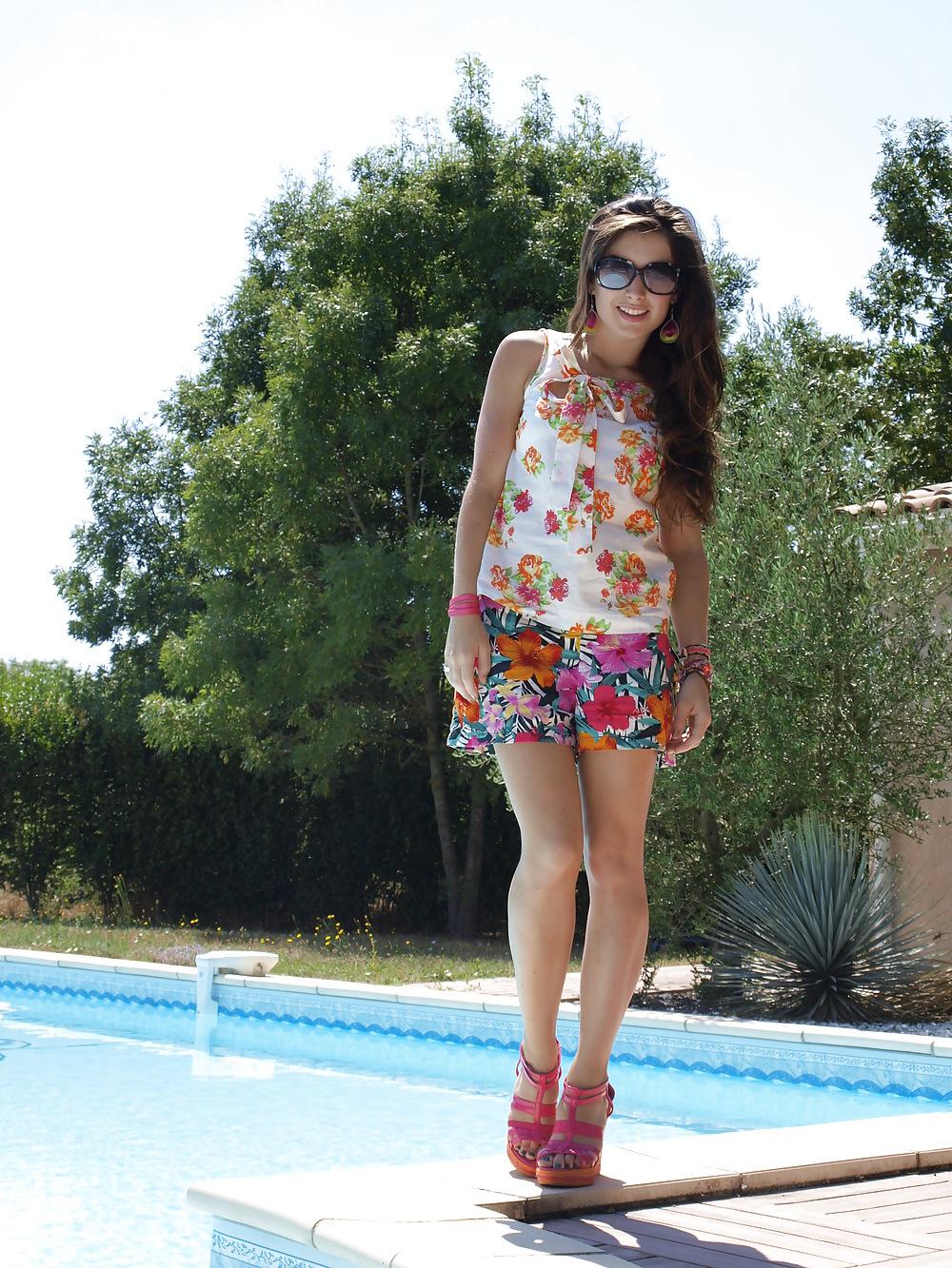 21P French bloggers Mode with sexy legs 5