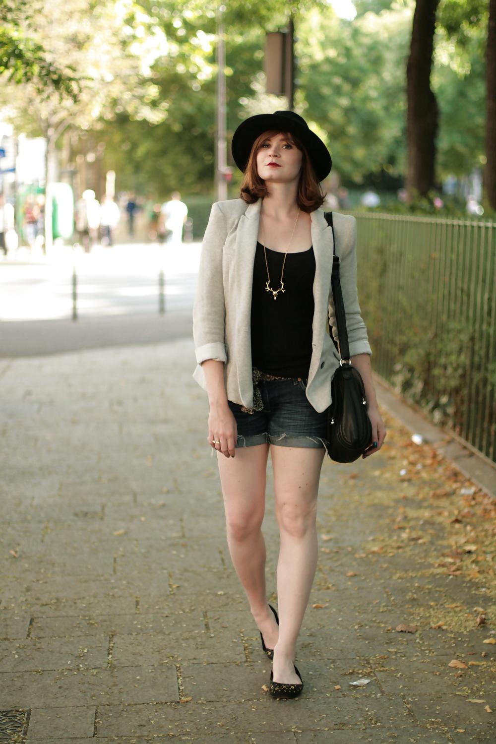 21P French bloggers Mode with sexy legs 5