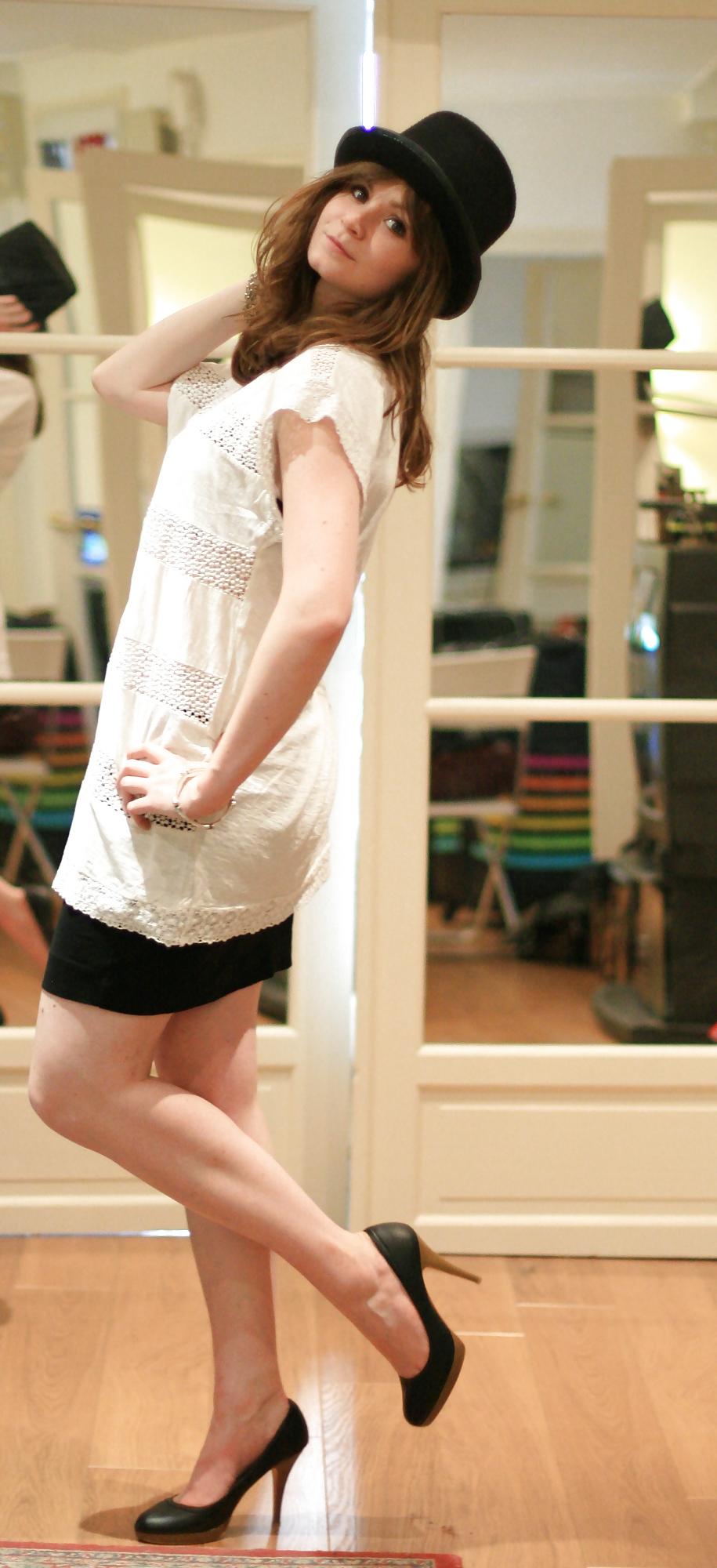 21P French bloggers Mode with sexy legs 5