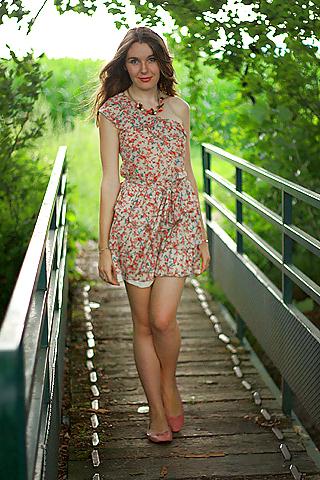 20P French bloggers Mode with sexy legs 6
