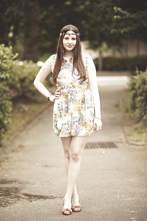20P French bloggers Mode with sexy legs 7