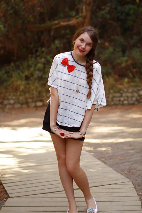 25P French bloggers Mode with sexy legs 12