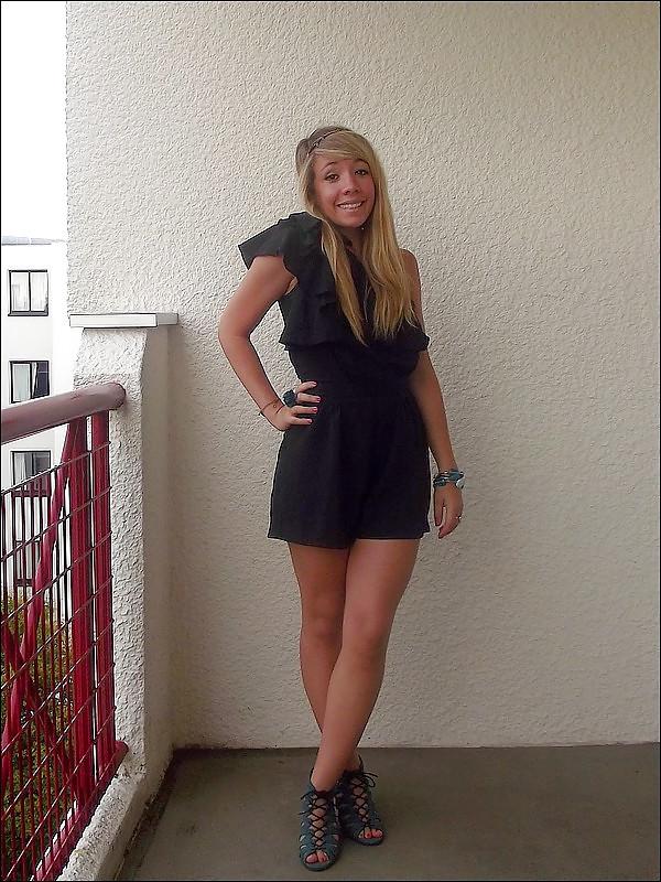 25P French bloggers Mode with sexy legs 12