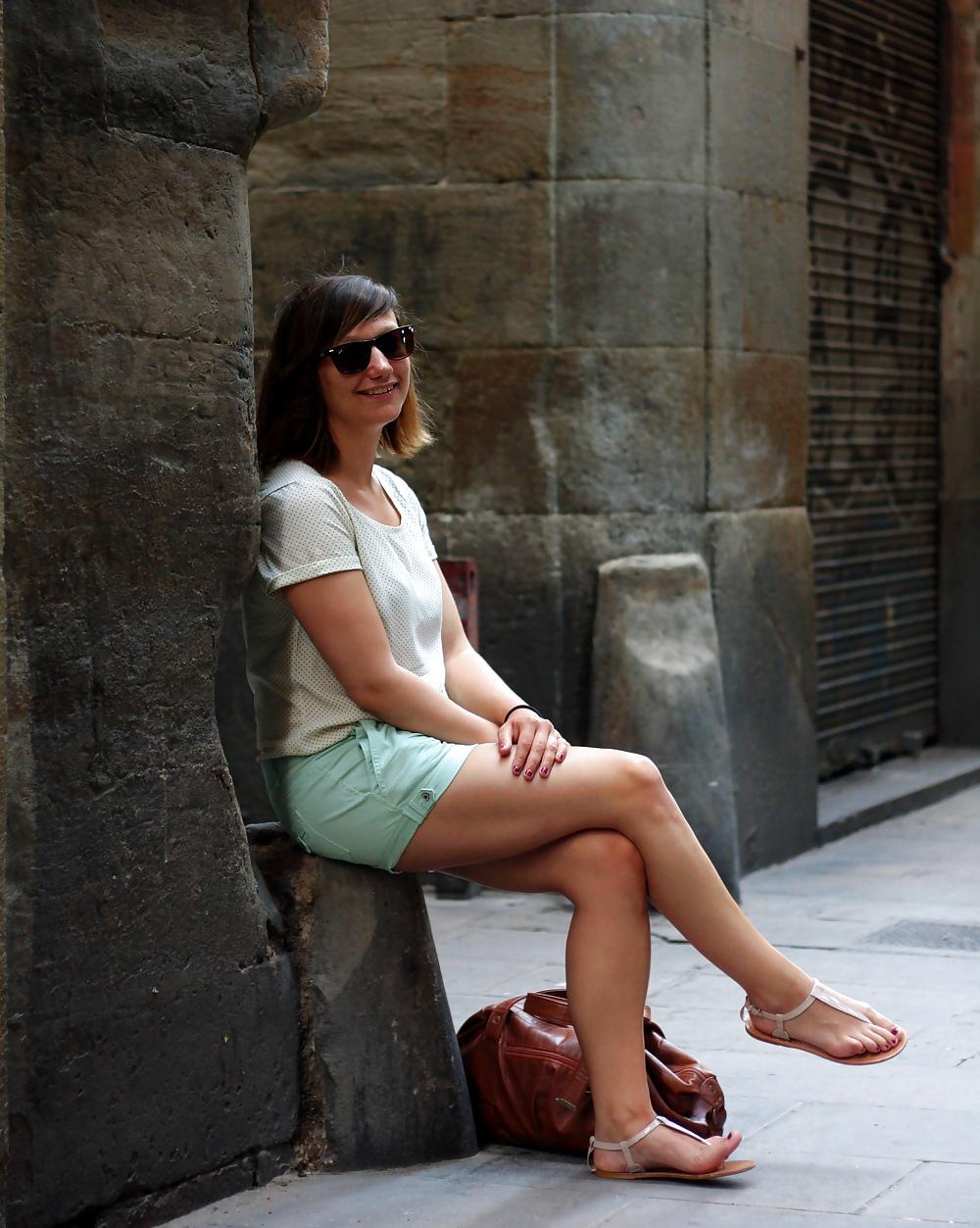 25P French bloggers Mode with sexy legs 12