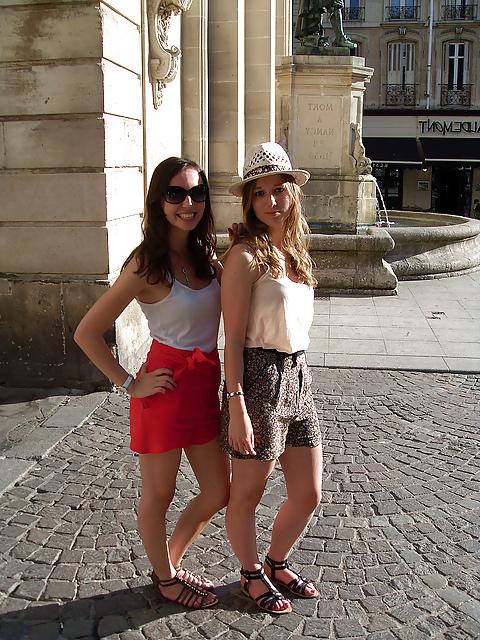 25P French bloggers Mode with sexy legs 14