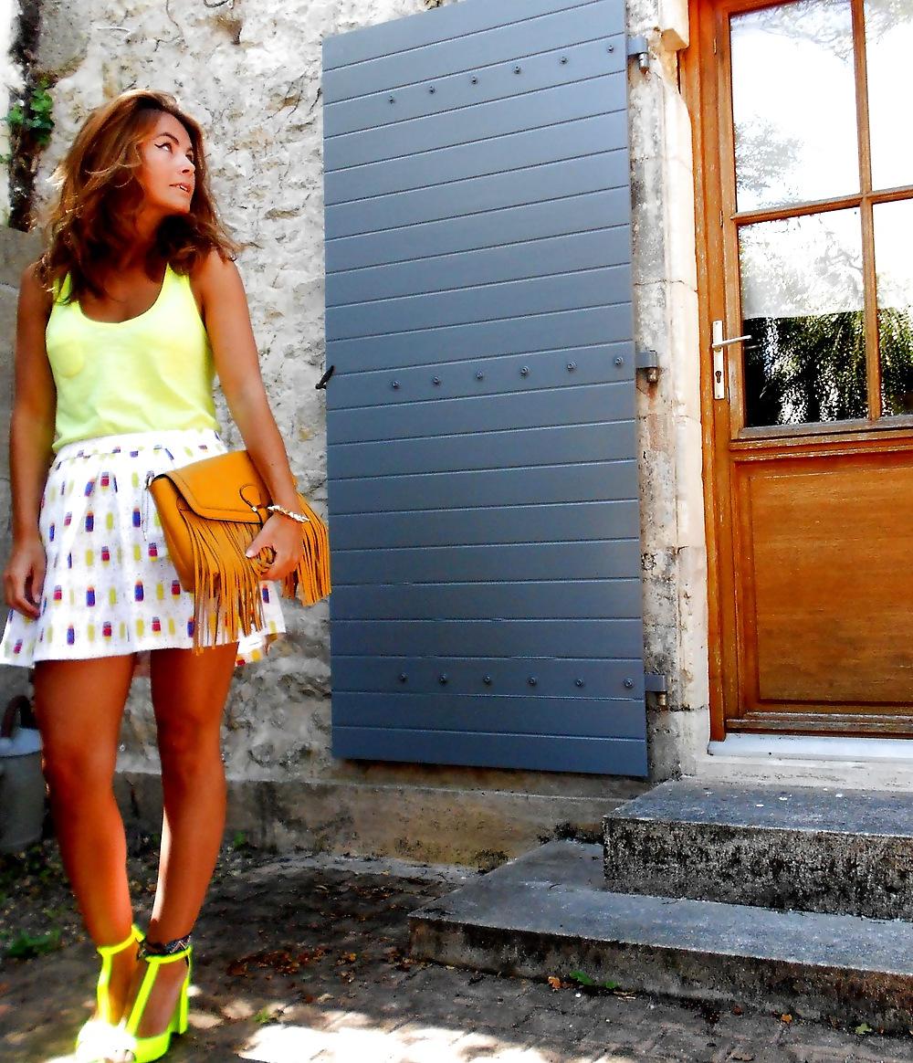 25P French bloggers Mode with sexy legs 14