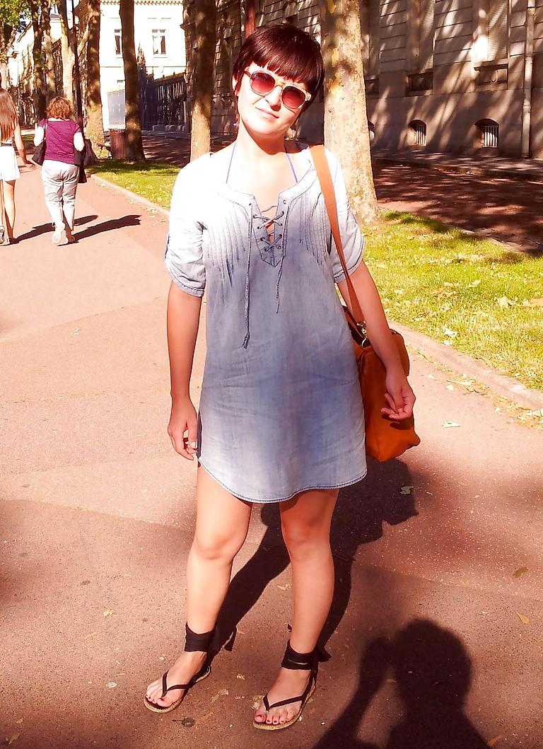 25P French bloggers Mode with sexy legs 14