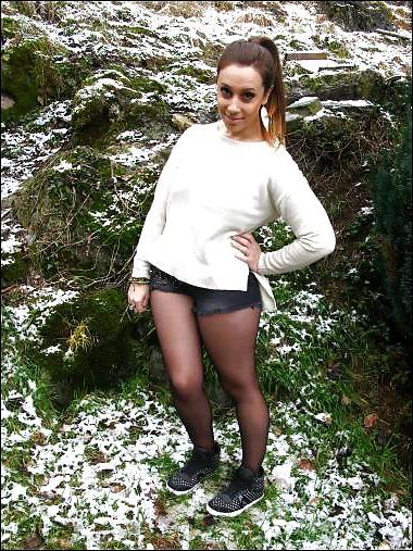 25P French bloggers Mode with sexy legs 15