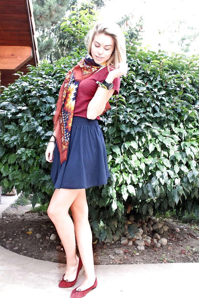 25P French bloggers Mode with sexy legs 15