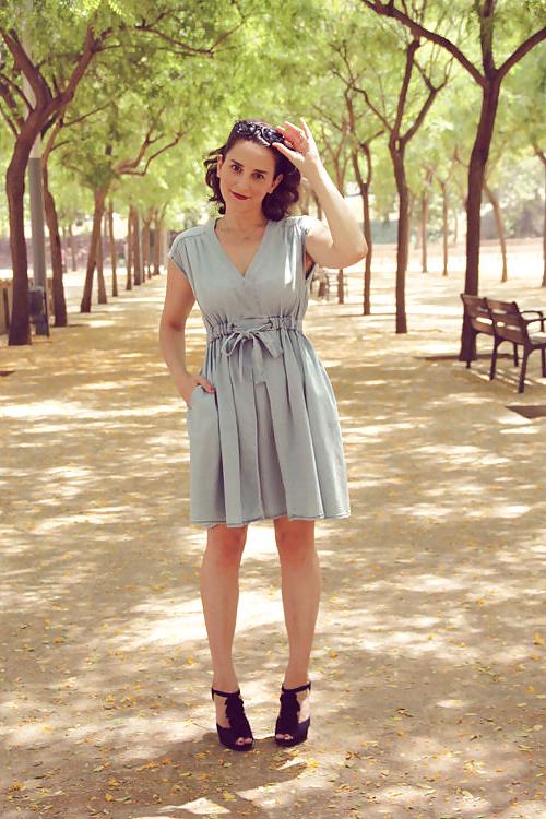 25P French bloggers Mode with sexy legs 15