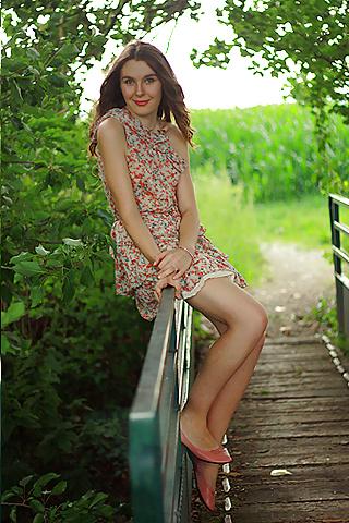 25P French bloggers Mode with sexy legs 15