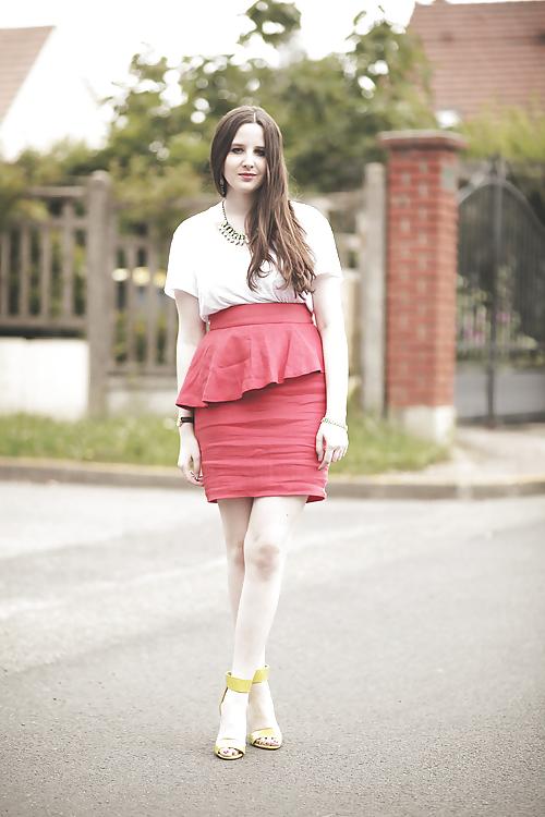 25P French bloggers Mode with sexy legs 16
