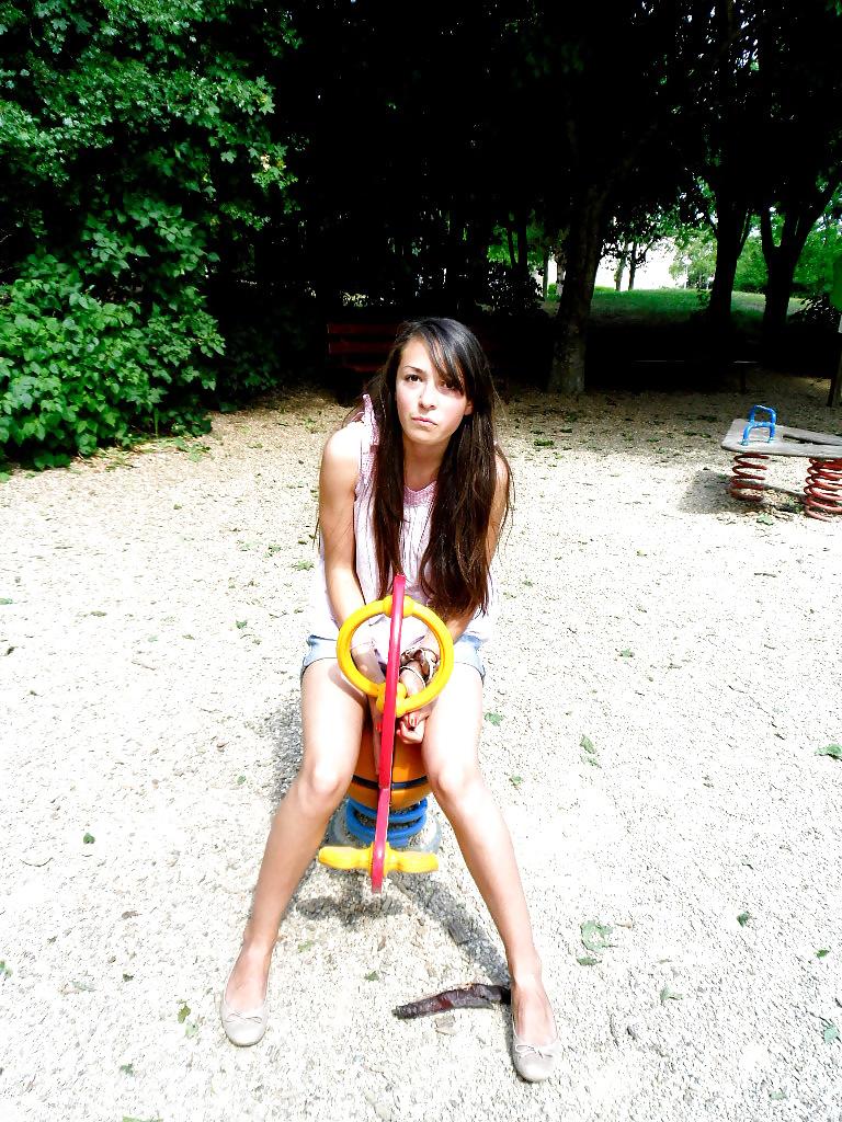21P French bloggers Mode with sexy legs 8