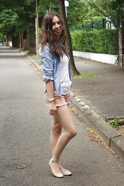 21P French bloggers Mode with sexy legs 8