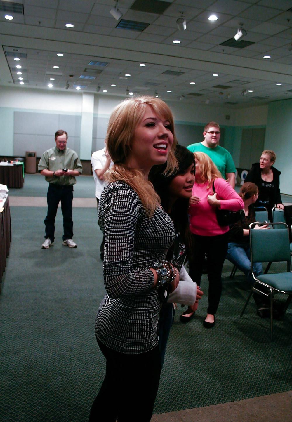 25P Jennette Mccurdy Sexy Body and boobs