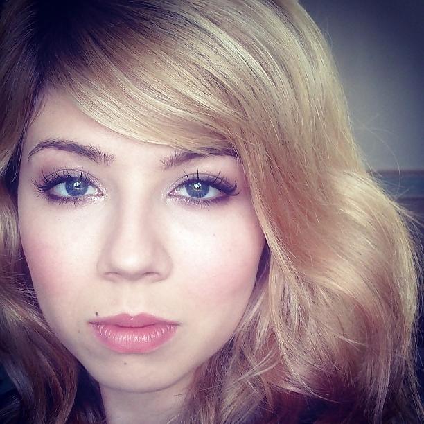 25P Jennette Mccurdy Sexy Body and boobs