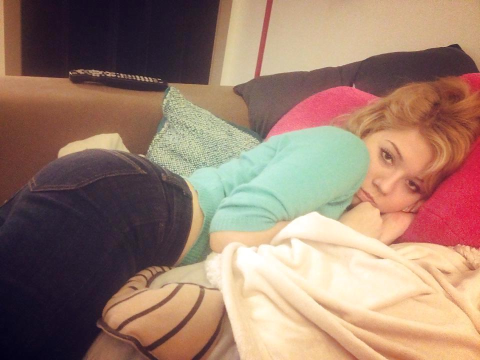 25P Jennette Mccurdy Sexy Body and boobs