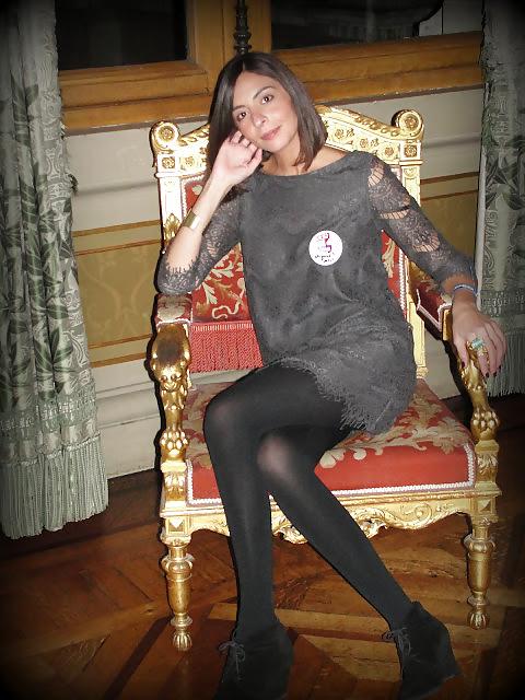 25P French bloggers Mode with sexy legs 18