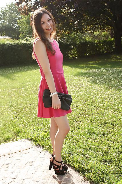 25P French bloggers Mode with sexy legs 18
