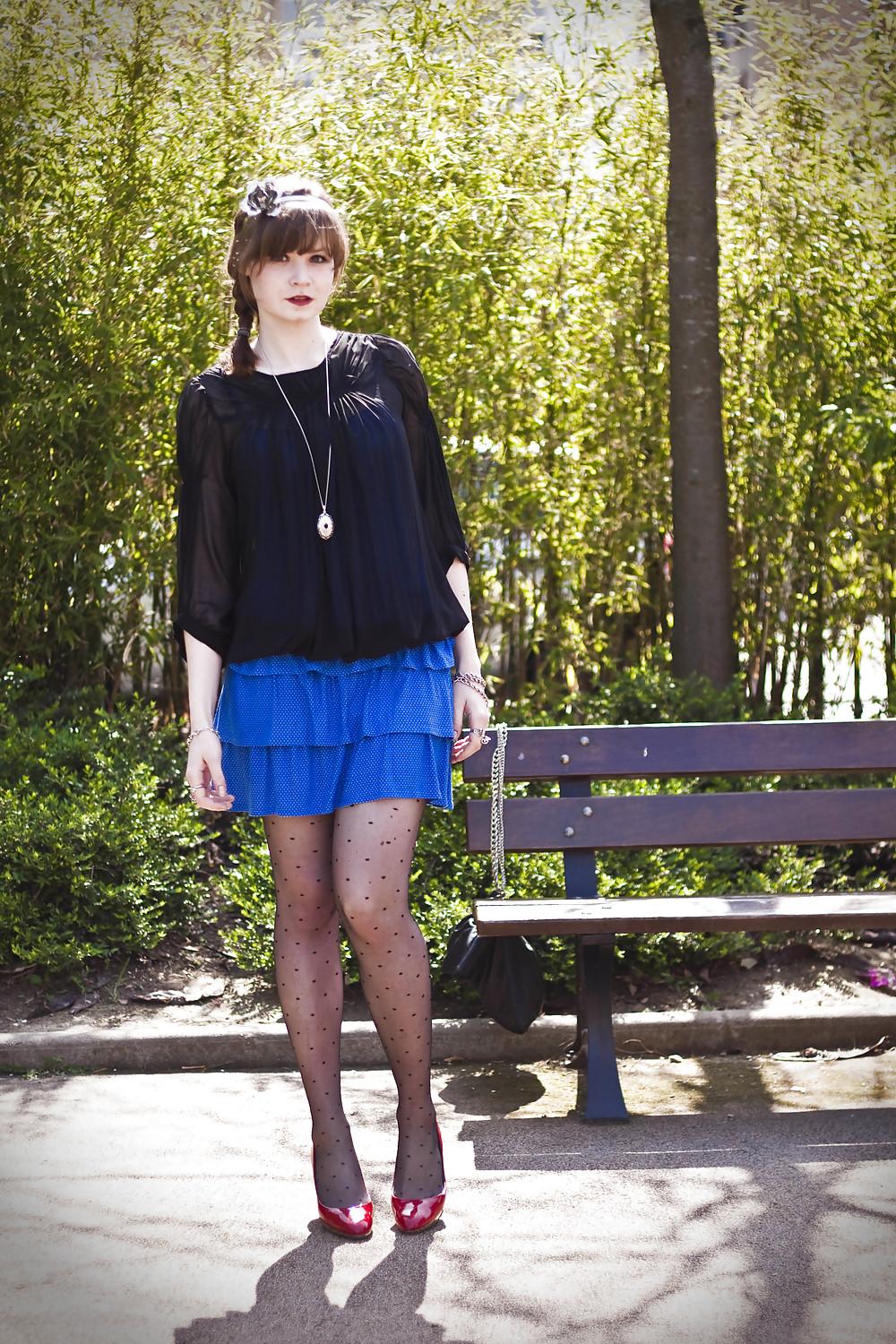 25P French bloggers Mode with sexy legs 18