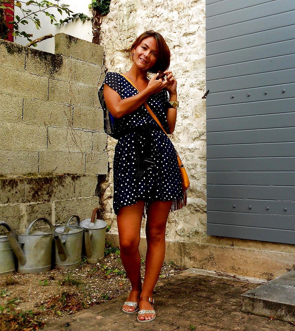 25P French bloggers Mode with sexy legs 18