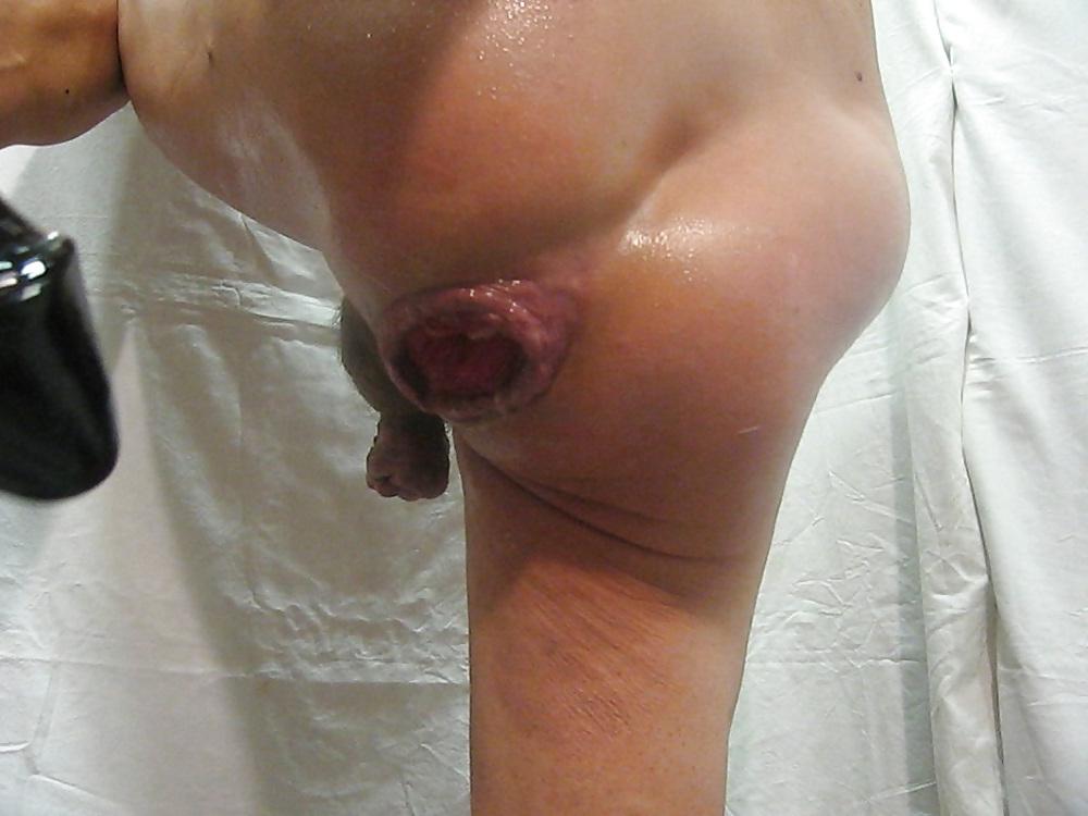 21P Preparing my ass to fuck a giant dildo