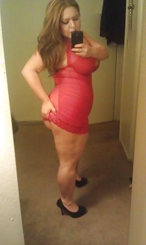 8P Sexy thick latina milf