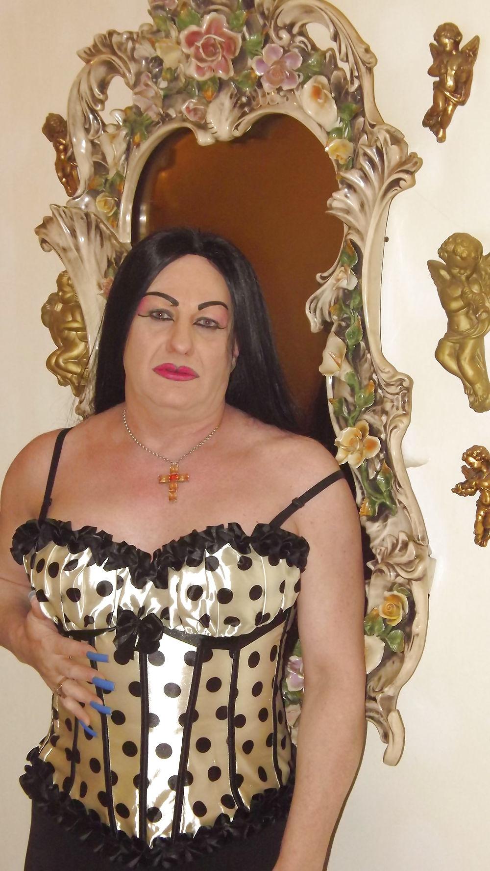 22P FRANSESKA SHEMALE BEAUTY CORSET