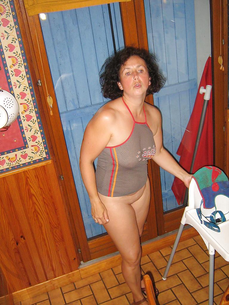 20P My chubby mature body for you