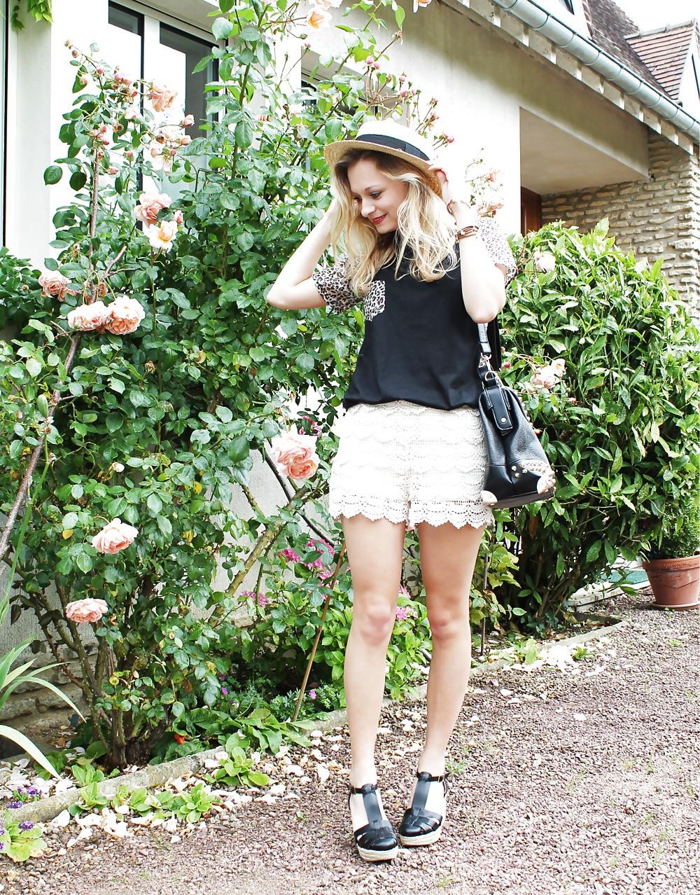 25P French bloggers Mode with sexy legs 25